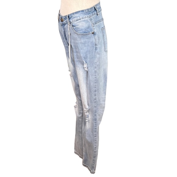 Chelsea & Violet High Rise Distressed Light Wash Straight Leg Jeans Size… - Picture 5 of 9